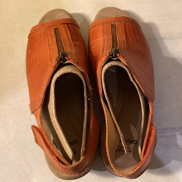Earth Origins Marietta Maureen Leather Front Zip Heeled Sandals Ginger Spice - Picture 3 of 4